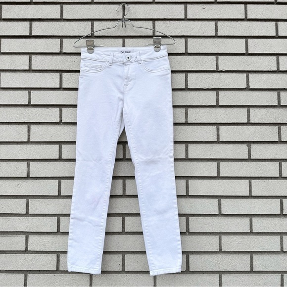 DL1961 Florence Instasculpt Cropped Jeans in Porcelain White - Picture 2 of 12